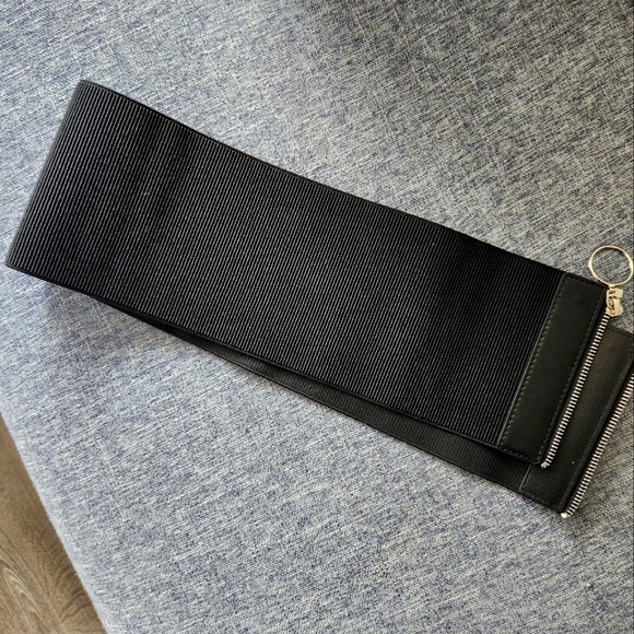 Black waist belt - women's size L - Picture 2 of 3